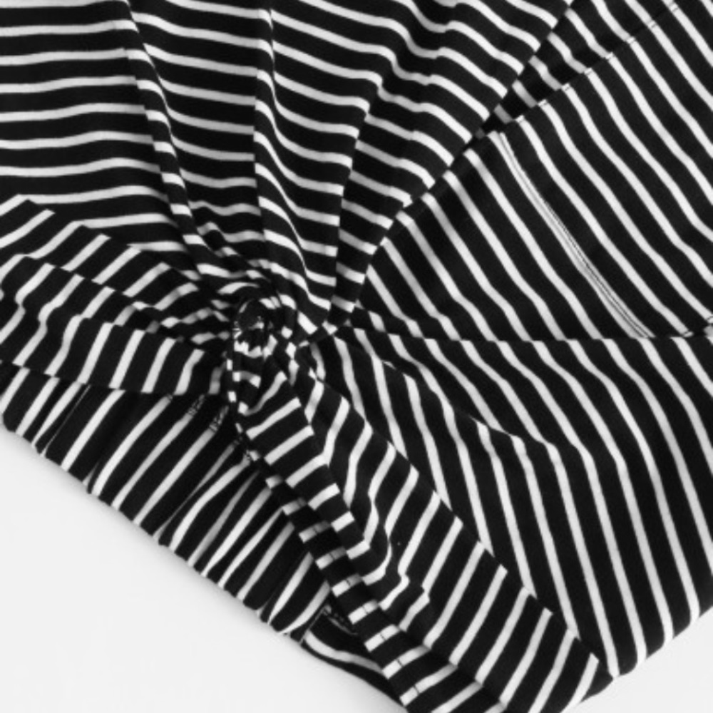 ‼️1 S Left‼️Striped Twist Front Crop 🤩 - Picture 4 of 5